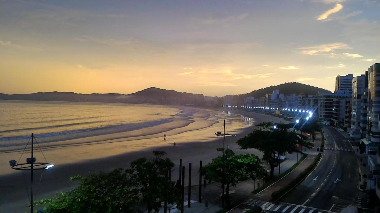 Apartamento De Cobertura Frente Para O Mar Itapema Exteriér fotografie