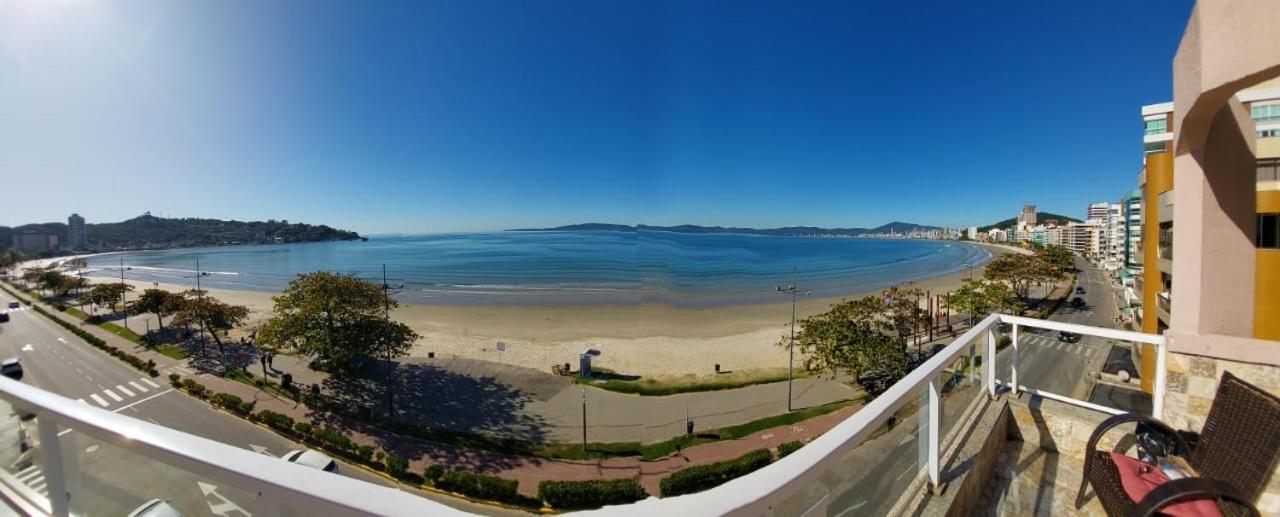 Apartamento De Cobertura Frente Para O Mar Itapema Exteriér fotografie